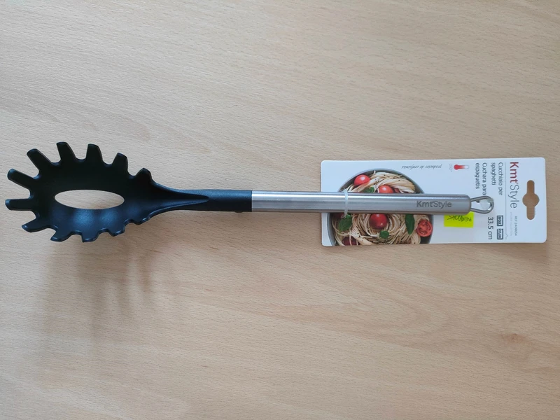 Łyżka do spaghetti wycofana ze sklepów – rakotwórcze aminy w Twojej kuchni?