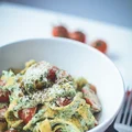 Makaron tagliatelle w sosie serowo – szpinakowym