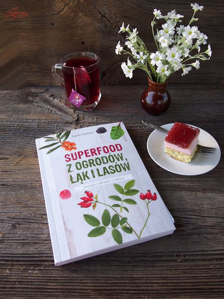 Superfoods z ogrodów, łąk i lasów