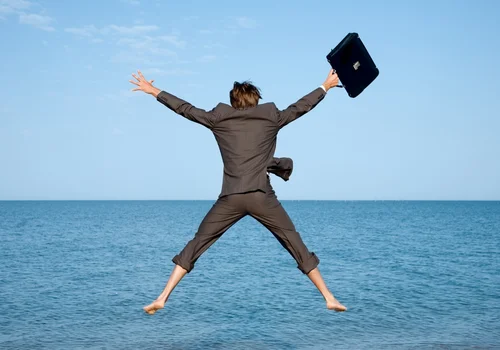 Z 26 dni urlopu można zrobić aż 62 dni wolnych! Ci pracownicy mogą zyskać 2 miesiące wakacji w 2026 roku