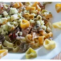 Makaron z szynką parmeńską i pieczarkami