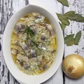 Śledzie w oleju z cebulką