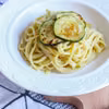 Spaghetti z sosem z cukinii