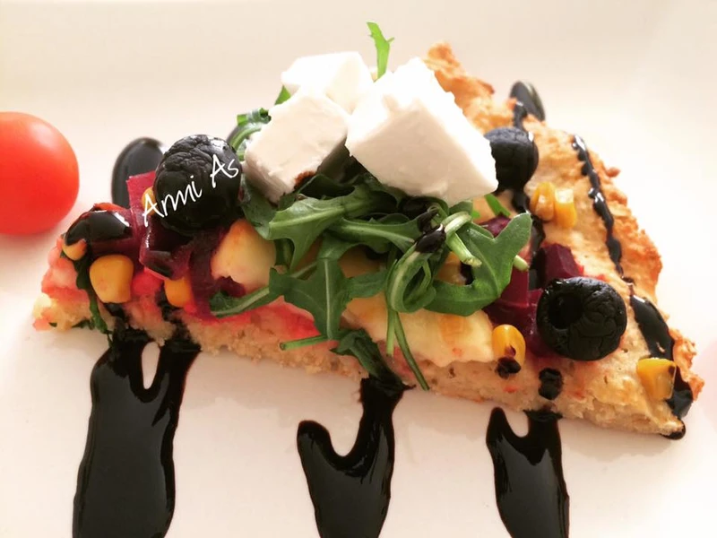 Pizza na spodzie twarogowym (fit)