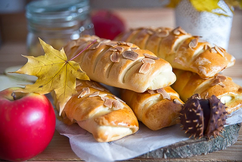Drożdżówki z jabłkami