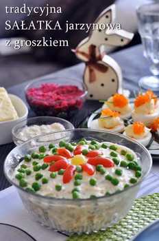 Sałatka jarzynowa z groszkiem