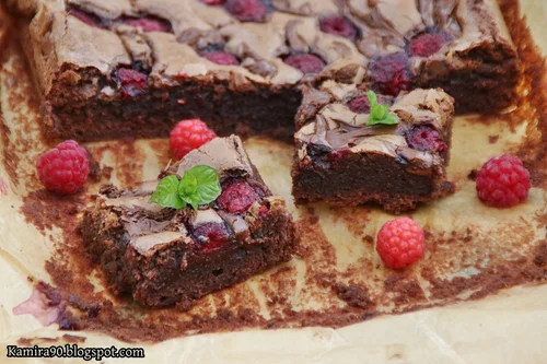 Brownie z malinami i nutellą