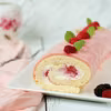 Biszkoptowa Rolada Z Mascarpone I Malinami W Polewie Jogurtowej