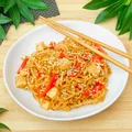 Noodle z kurczakiem teriyaki