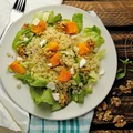 Jesienna Sałatka z Kaszą Bulgur i Serem Brie