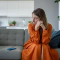 „Ojciec, który mnie porzucił, żąda ode mnie alimentów. Czy naprawdę muszę go utrzymywać?” — pyta Monika [LIST]