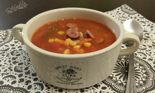 Zupa paprykowa z kabanosem