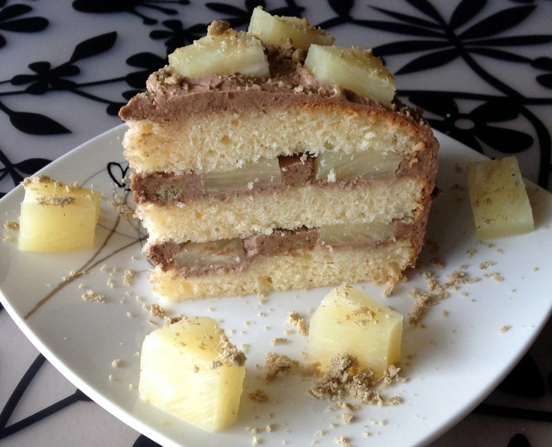 Tort chałwowy z ananasem