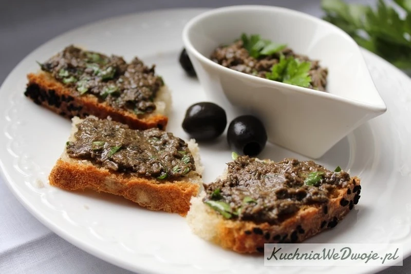 Pasta z czarnych oliwek