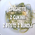 Spaghetti z cukinią z pesto z rukoli