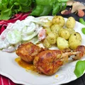 SOCZYSTE UDKA Z KURCZAKA PIECZONE W SOSIE