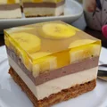 Ciasto bananowo-kajmakowe na herbatnikach