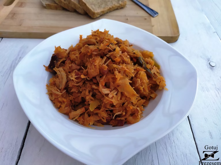 Bigos z kiszonej kapusty