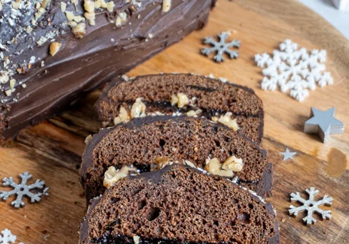 Błyskawiczny piernik z polewą czekoladową