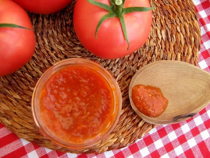 Ketchup mocno pomidorowy