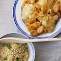 Jedzenie i uczty Jezusa: Kurczak duszony z suszonymi morelami i pilaw z kaszy bulgur