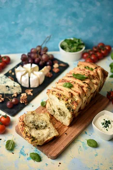 Odrywany chlebek czosnkowy