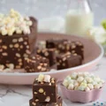 Kakaowy blok z piankami marshmallow