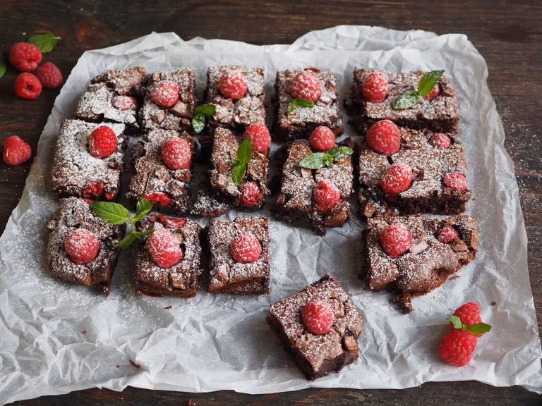 Brownie z malinami. Przepis krok po kroku.