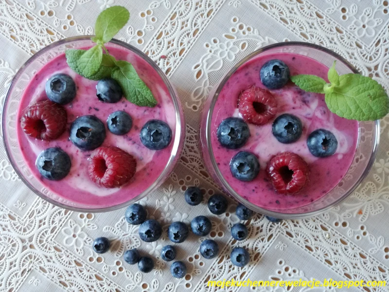 Koktajl malinowo-borówkowy - 157 kcal