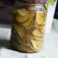 Cukinia marynowana w zalewie curry