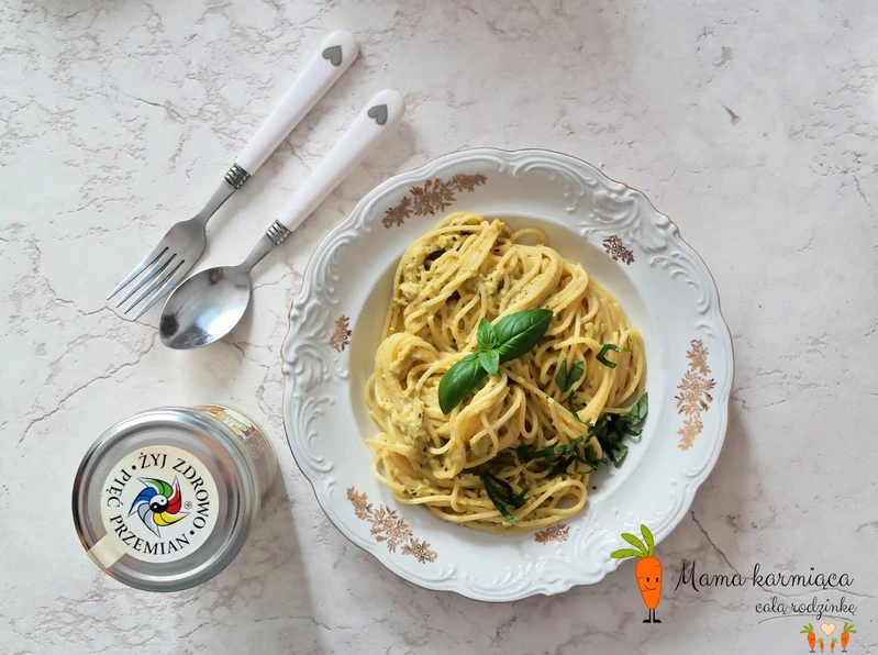 Spaghetti w sosie serowo - bazyliowo - kokosowym