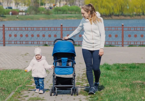 2 przelewy  800 plus w październiku dla wielu rodzin! ZUS wyjaśnia zmienione zasady i przypomina harmonogram
