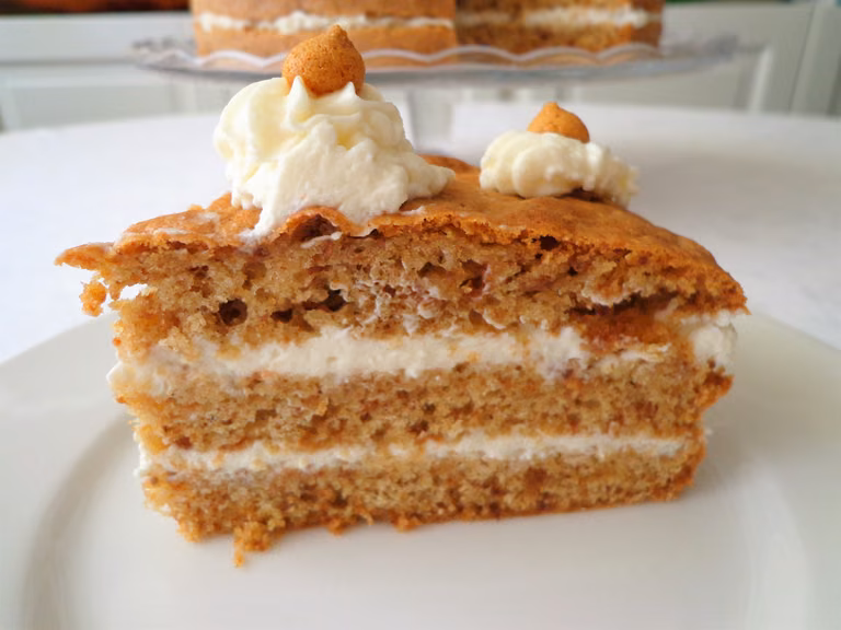 Rumowy tort z ciasteczkami amaretti