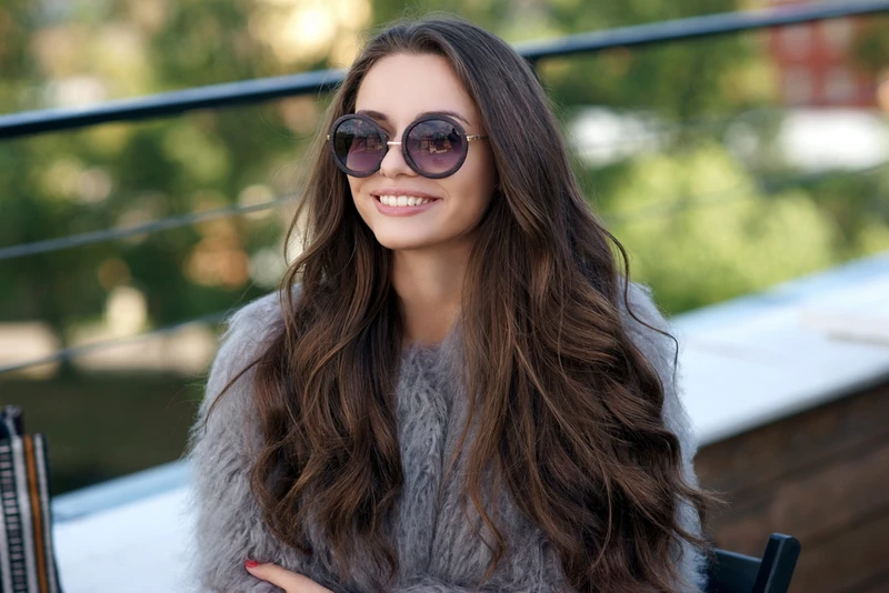 Dlaczego brunetki są wyjątkowe? Potwierdzone badaniami fakty!