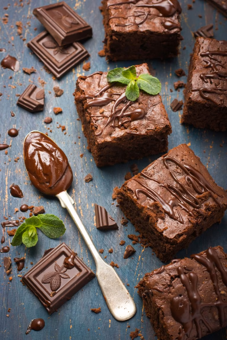 KLASYCZNE CZEKOLADOWE BROWNIE