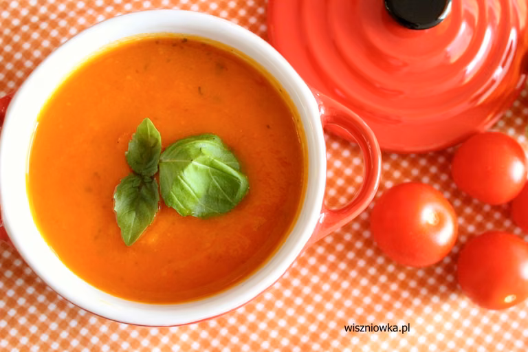 Zupa pomidorowa ze świeżych pomidorów