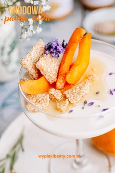 Miodowa panna cotta