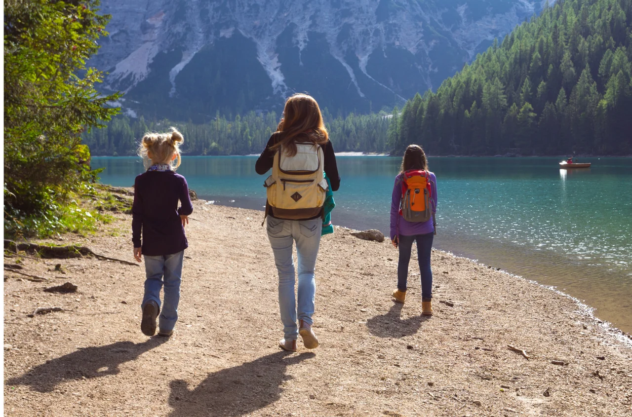 Jesienią 2026 mają ruszyć czeki turystyczne! Z dopłat do wakacji będą mogły skorzystać rodziny, szkoły oraz seniorzy