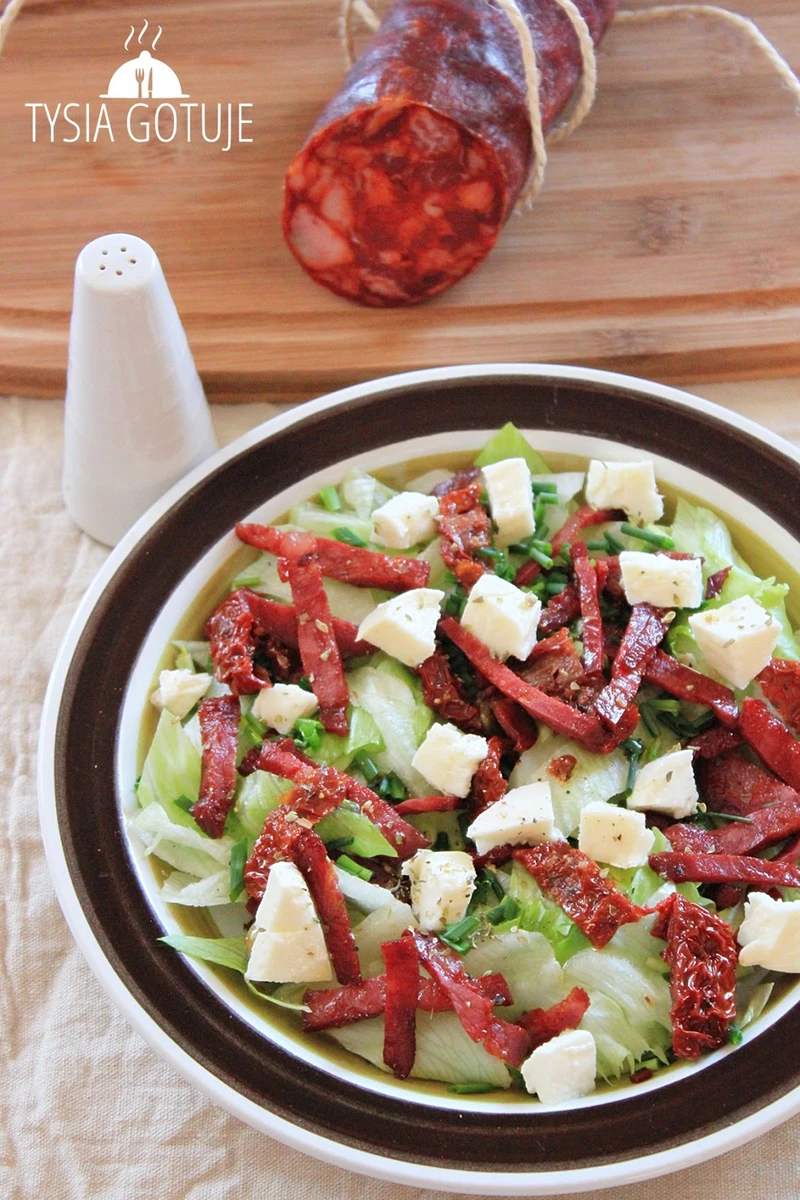 Sałatka z chorizo i mozarella