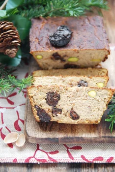 Pasztet ze śliwkami i pistacjami