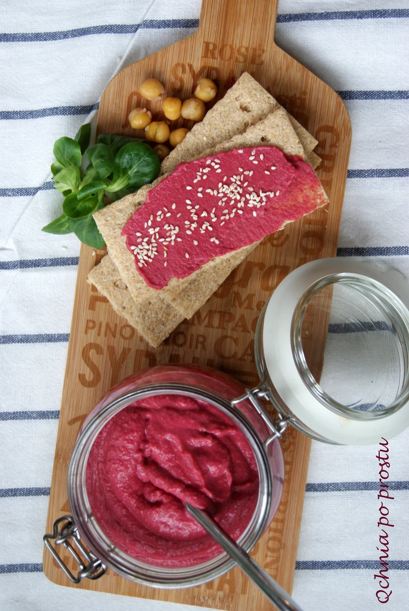 Hummus z pieczonymi burakami