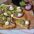 Pizza na kalafiorowym spodzie