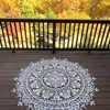 Mandala na deskach podłogowych