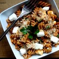 Makaron z oliwkami i fetą