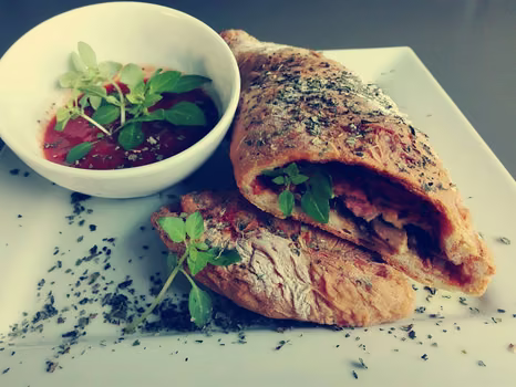 CALZONE