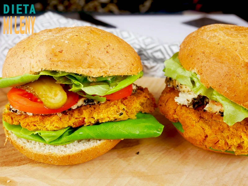 Wegetariańskie burgery z ciecierzycą