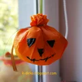 Dynie z bibuły na Halloween