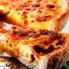Quiche Lorraine z cebulką i chili.