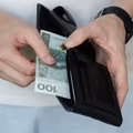 Ważne zmiany dla osób na umowie zlecenie! Kary dla pracodawców, stawka godzinowa i wypłata na czas