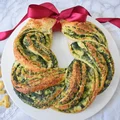 Wieniec drożdżowy ze szpinakiem